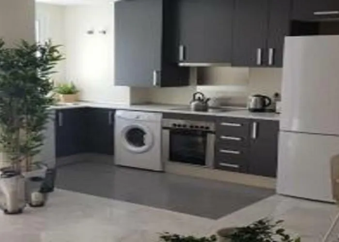 Capitolio, Valle Готель Естепона