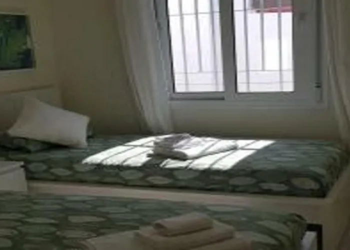 Hotel Capitolio, Valle Estepona